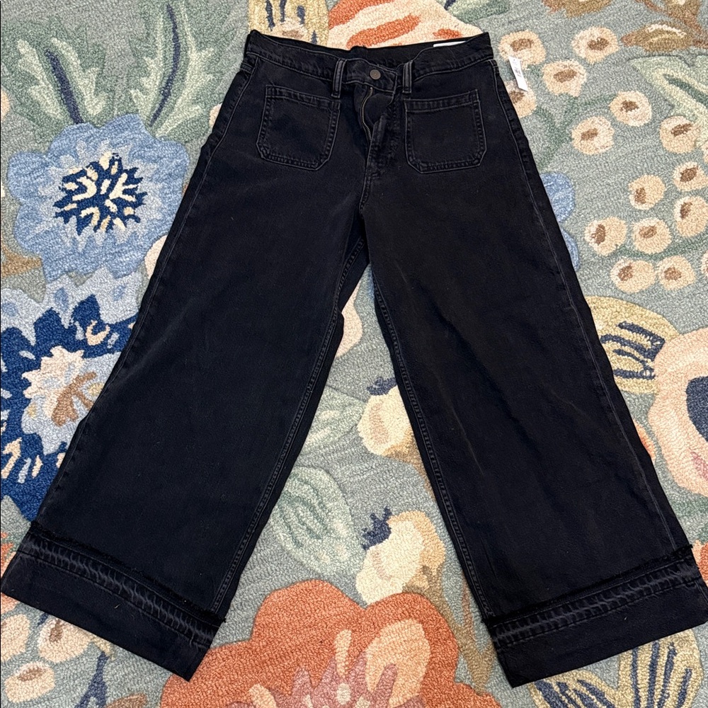 Black Wide-Leg Jeans